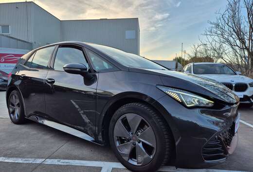 62 kWh // 204cv // 79.927 KM  2023