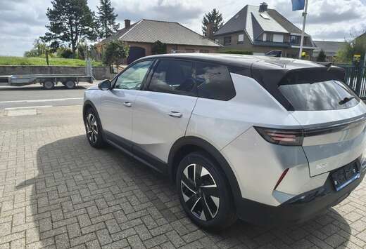 Opel Grandland GS 1.2 Hybride (benz + el.) 22868 km *