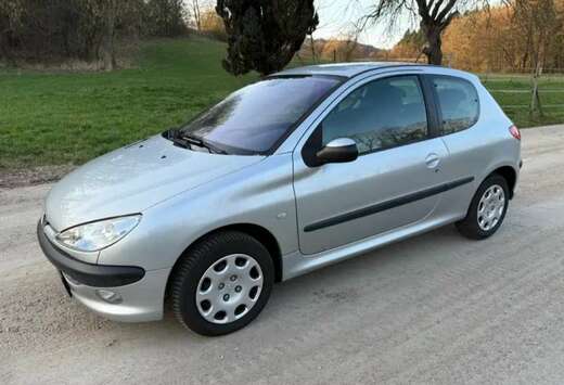 Peugeot 1.4i XT Boîte Automatique