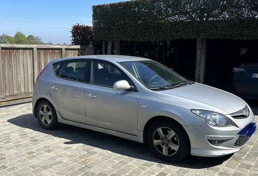 Hyundai 1.6 blue drive