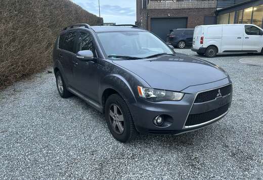 Mitsubishi Outlander 2.2 DI-D Nomad DPF 4X4