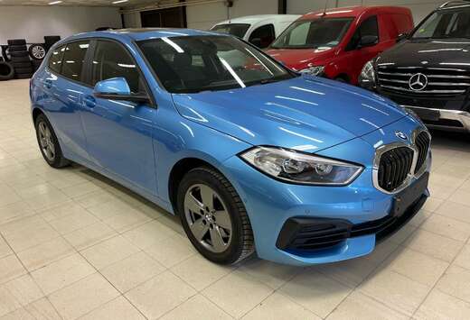 BMW 118i AUTOMAAT SPORT/PANO-DAK/GPS/62000KM/EURO 6d