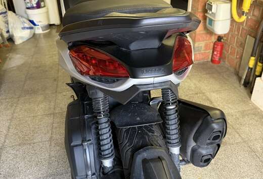 Piaggio S