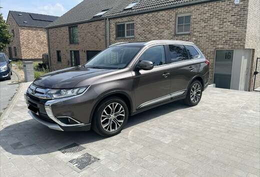 Mitsubishi 2.0i 4WD Instyle Premium CVT