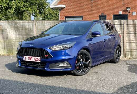 Ford Focus Turnier 2.0 TDCi ST mit Leder-Sport-Paket