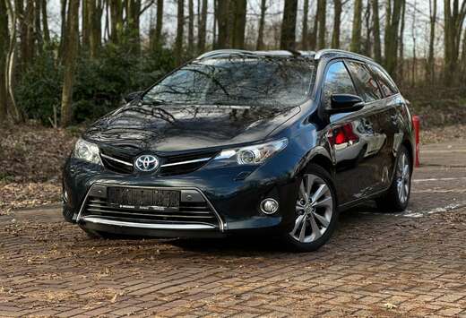 Toyota 1.8 VVT-i Hybrid Automatik Touring Sports Exec ...