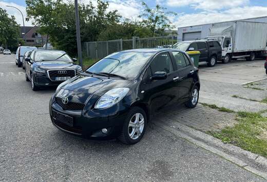 Toyota Yaris 1.0i VVT-i London