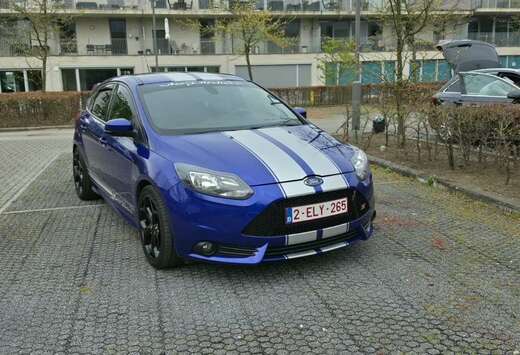 Ford 2.0 EcoBoost ST mit Leder-Sport-Paket