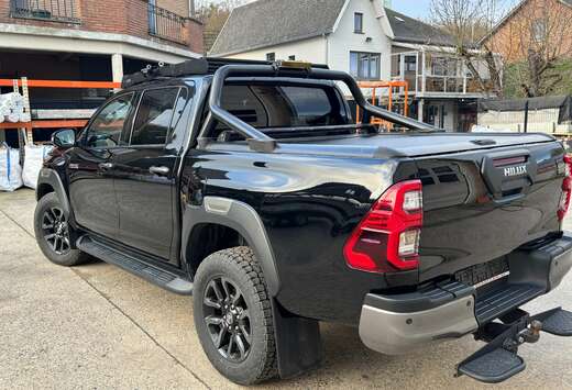 Toyota Hilux 2.8 D-4D 4WD Invincible