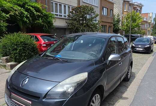 Renault 1.6i Silver Edition