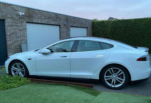 Tesla Model S 85 kWh Performance