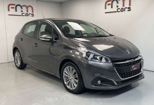 Peugeot 1.2i benzine 91.000km bwj2018 Navi Cruise Gar ...