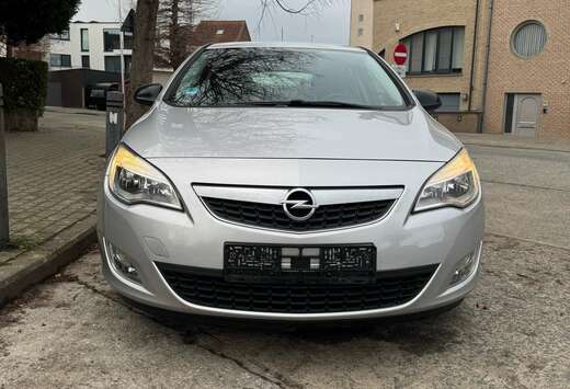 Opel Opel Astra J Automatique  1.6 Essence 83.500 KM