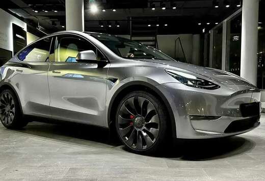 Tesla Modele performance