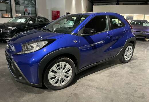 Toyota AUTOMAAT CAMERA AUT AC VERW. ZETEL CARPLAY AND ...