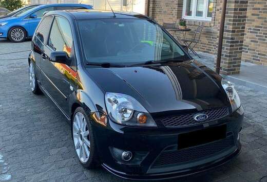Ford Fiesta ST 2.0i 16v