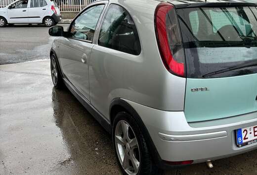 Opel Corsa 1.2i Cosmo