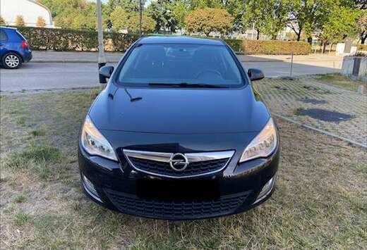 Opel Astra 1.4i Enjoy