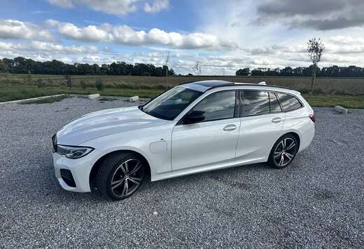 BMW Touring 330e M Sport A