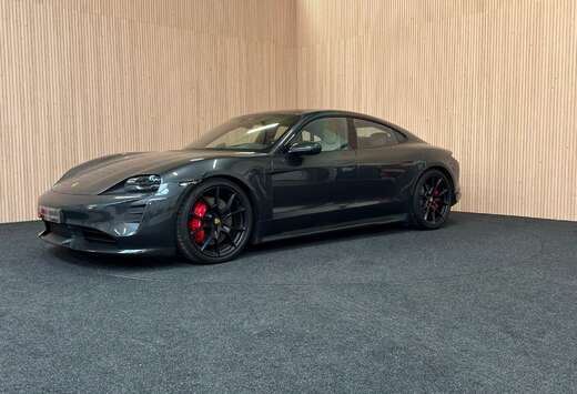 Porsche Taycan GTSCarbon design pakketPanoACCBoseHUD