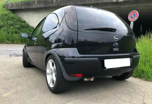 Opel 1.2i XE 16v Sport