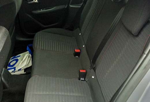 Peugeot 1.2i PureTech Active Pack