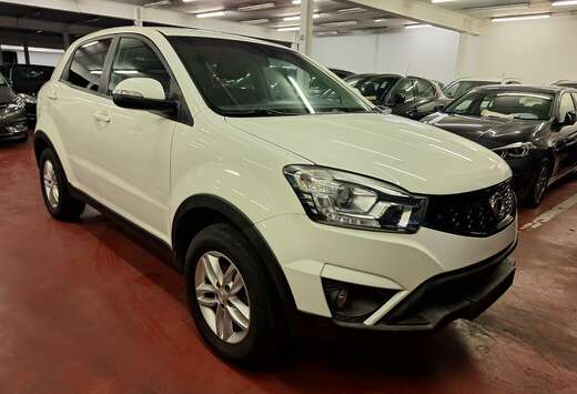 SsangYong Korando 2.0i e-XGi200 2WD Crystal