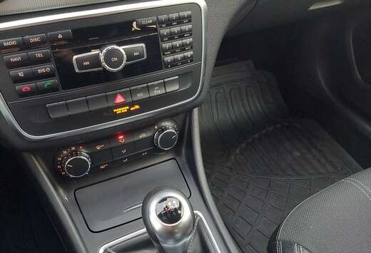 Mercedes-Benz GLA 200 d