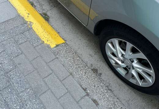 Toyota 1.8 VVT-i Hybrid Automatik Touring Sports Desi ...
