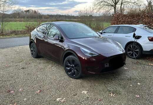 Tesla Model Y 72.5 kWh Long Range RWD