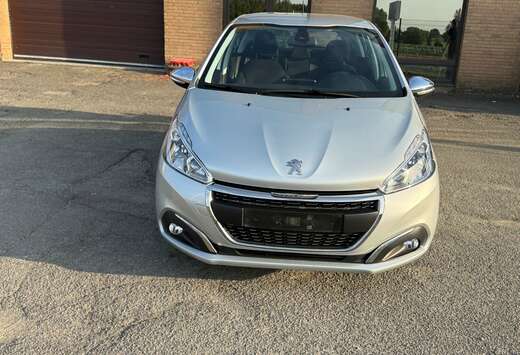 Peugeot Peugeot 208 1.2 essence Airco GPS.