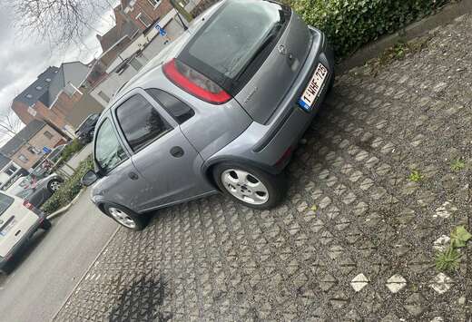 Opel 1.2i XE 16v Sport Easytronic