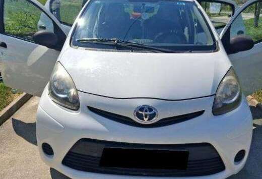 Toyota Aygo 1.0i Color Edition