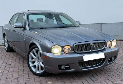 Jaguar 2.7 Bi-Turbo 207Ch ( SOVEREIGN ) FULL OPTIONS