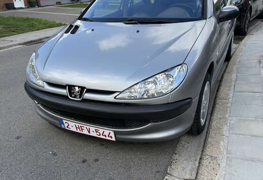 Peugeot 1.4 HDi Enfant Terrible Demande D’immatricu ...