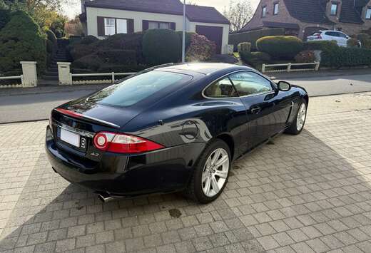 Jaguar XK Coupé 4.2i V8