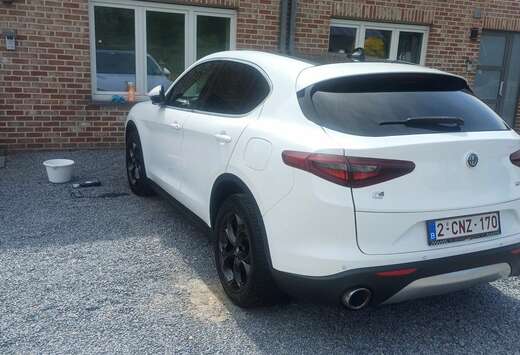 Alfa Romeo 2.0 Turbo 16V AT8-Q4 First Edition