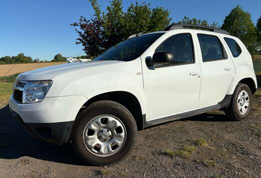 Dacia Duster 1.6i 4x2 Laureate