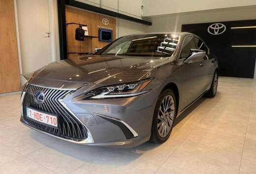 Lexus ES 300h 2.5i Privilege Line