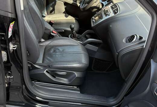 SEAT 1.6 CR TDi Style DPF DSG