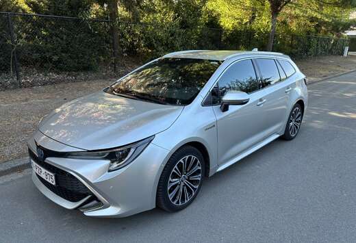Toyota SW Hybrid 1.8 Premium Plus e-CVT