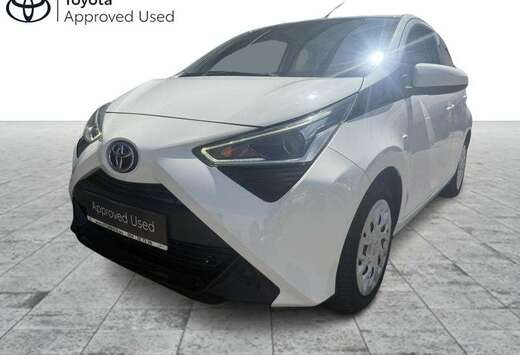 Toyota x-play II