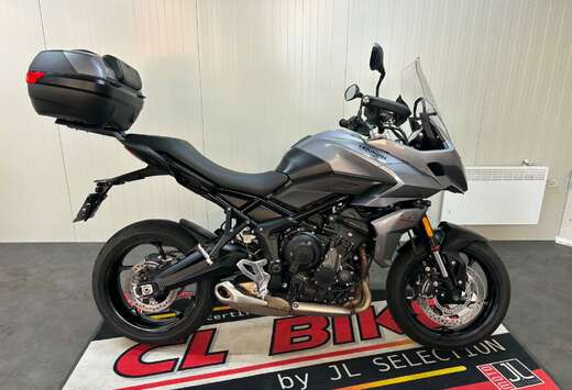 Triumph 660