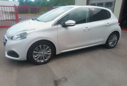 Peugeot 208 1.2 PureTech Allure S