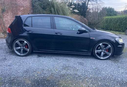 Volkswagen Golf 2.0 TSI DSG