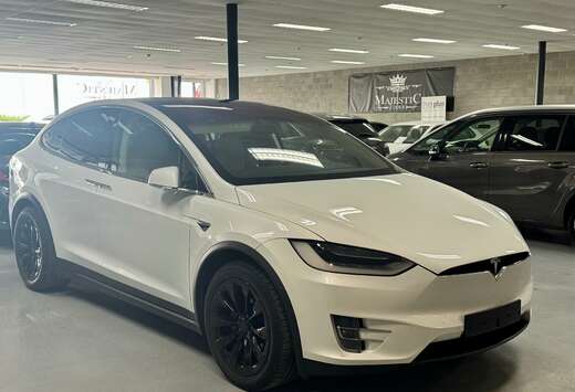 Tesla MODEL X 75    7 places