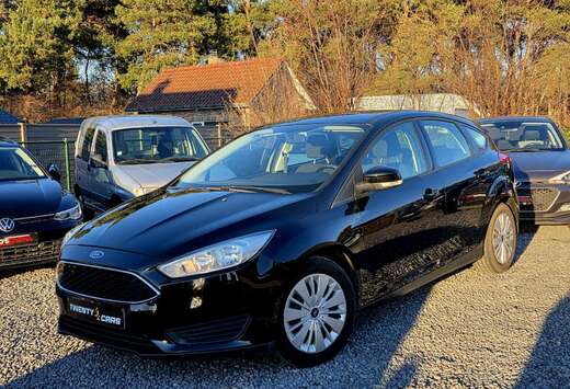 Ford Benzine Facelift Manueel 100Pk Airco 5Deurs *