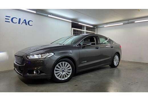 Ford HEV Titanium Hybrid