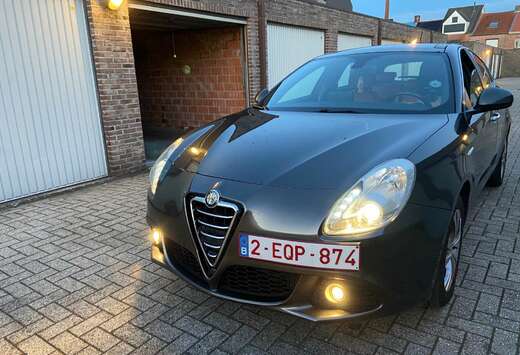 Alfa Romeo 1.6JTDm Distinctive