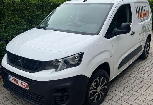 Peugeot 1.5 BlueHDi L1 STD Light Pro (EU6.3)